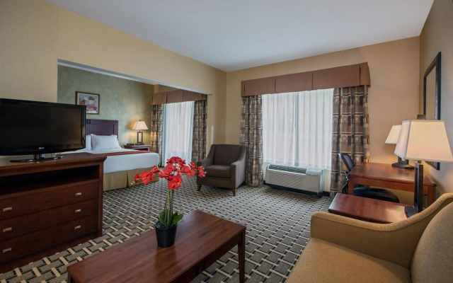 Holiday Inn Express & Suites Youngstown N (Warren/Niles) by IHG