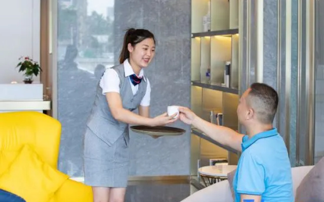 Paco Hotel (Guangzhou South Railway Station Panyu Changlong Branch)