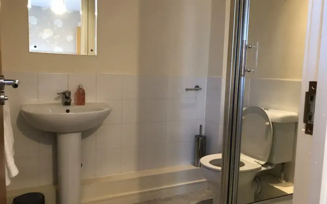 Ebbsfleet/bluewater River View Apartment