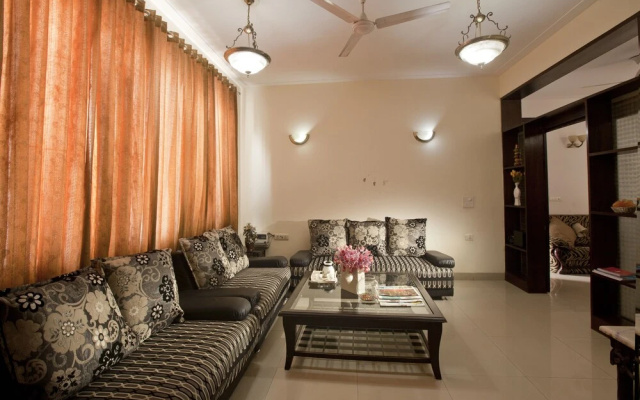 OYO 530 Hotel Azhan Residency