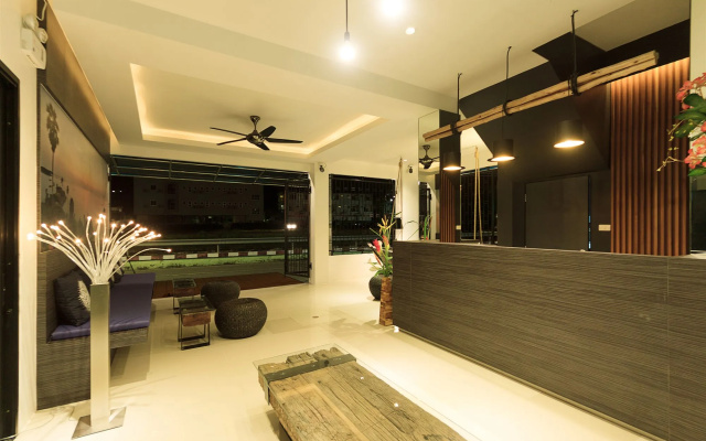 Hotel The Journey Patong New