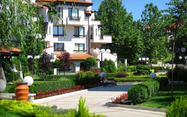 Отель Oasis Resort & Spa вид на фасад