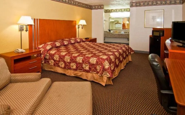 Winnie Inn Suites & RV Park