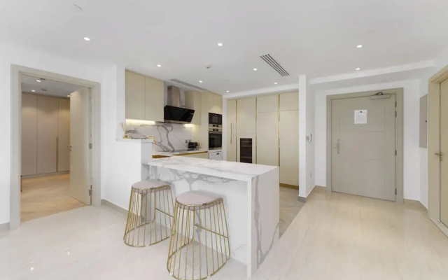 Maison Privee - High-End Palm Apt w/ Picturesque Seafront Views