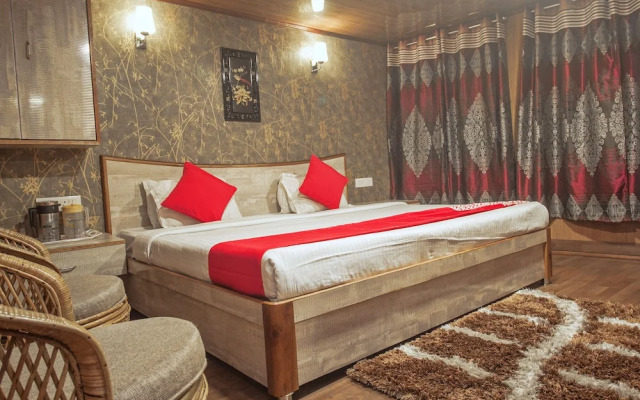 OYO 3875 Hotel Everest Glory