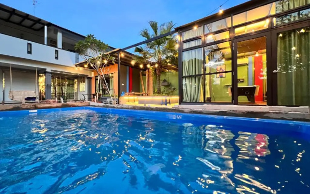 The Uniique Haus - Johor 1st Staycation Water Dining Experience