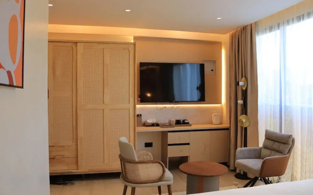 Arova Hotel