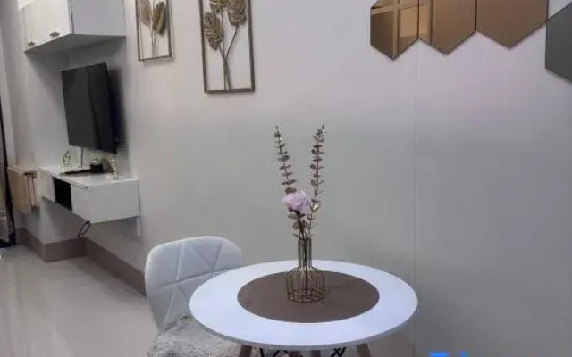 Staycation at MOA Shore Residences