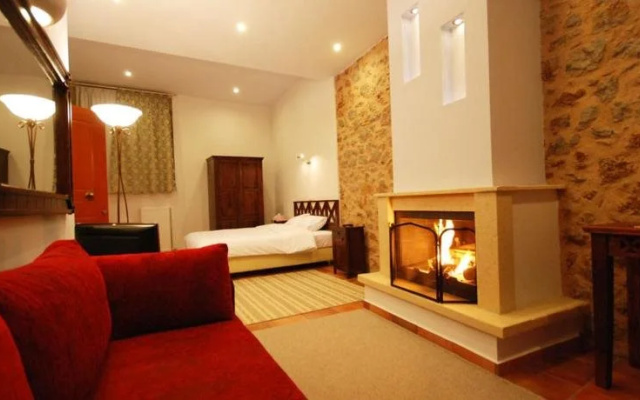 Parnassos Hotel