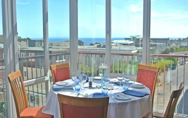 Riviera Holiday Apartments