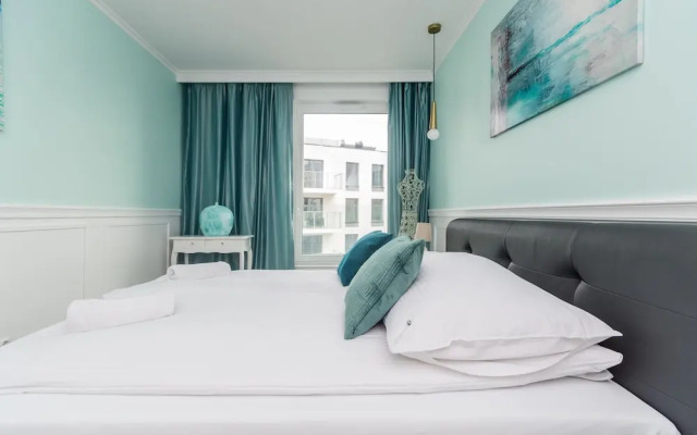 Golden Azzure by Grand Apartments