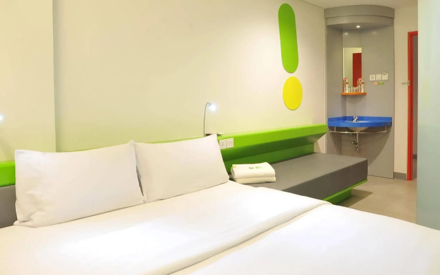 POP! Hotel Diponegoro Surabaya