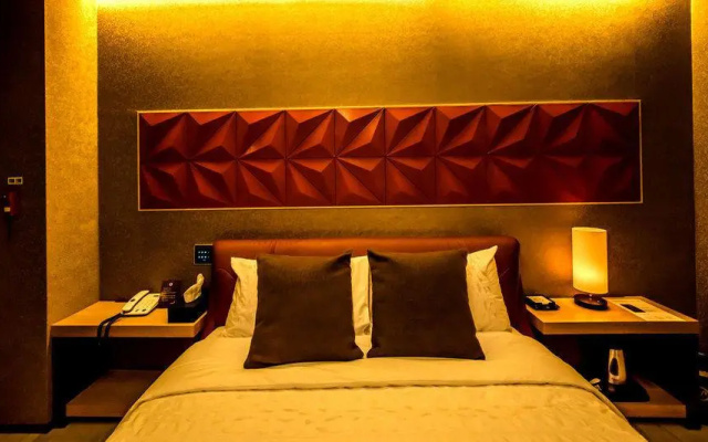 Hotel M