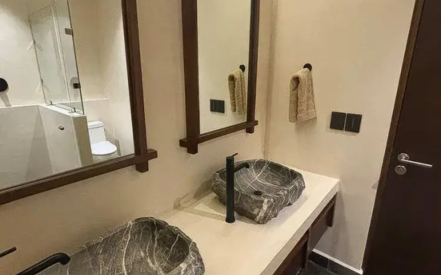 2BR w Private Pool Near the Beach Spacious Stay