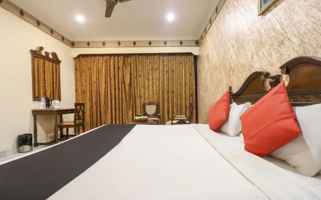 Capital O 5439 Hotel Shiraaz