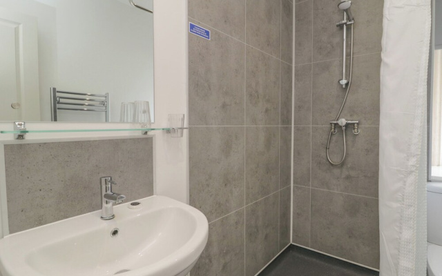 Harcombe House Rooms - First Floor Double