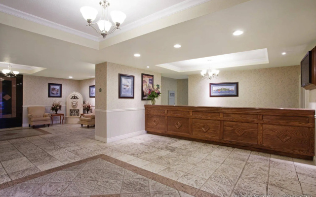 Best Western Plus 1000 Islands Hotel & Suites