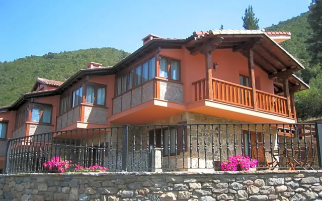 Apartamentos La Montaña
