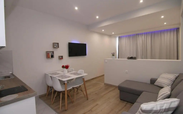 Lakones Deluxe Suites