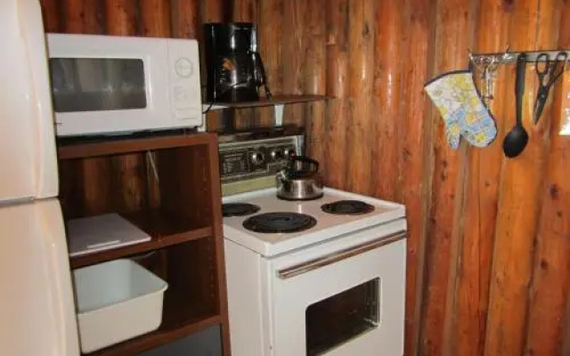 Seawood Bed & Breakfast & Cabins
