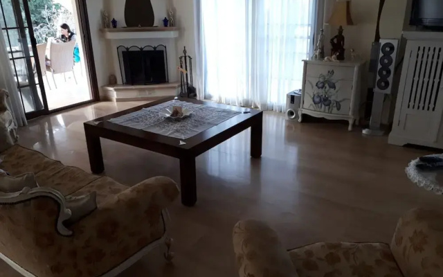 Sea Breeze Mountain Villa