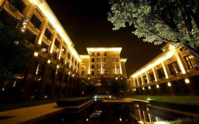 Yunhai Jianguo Hotel
