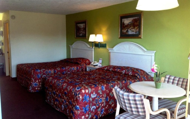 Holiday Terrace Inn - Pigeon Forge