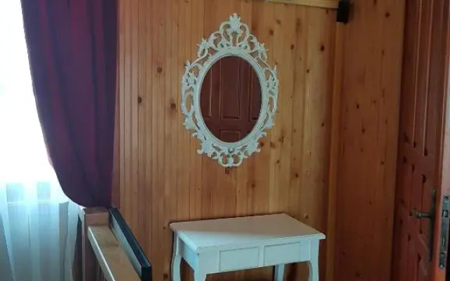 Вила Поликсения Петиня