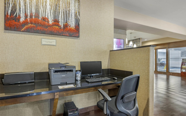 Best Western Plus Prairie Inn