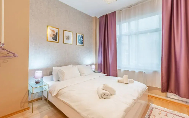Modern Home in Fatih Near Historical Landmarks