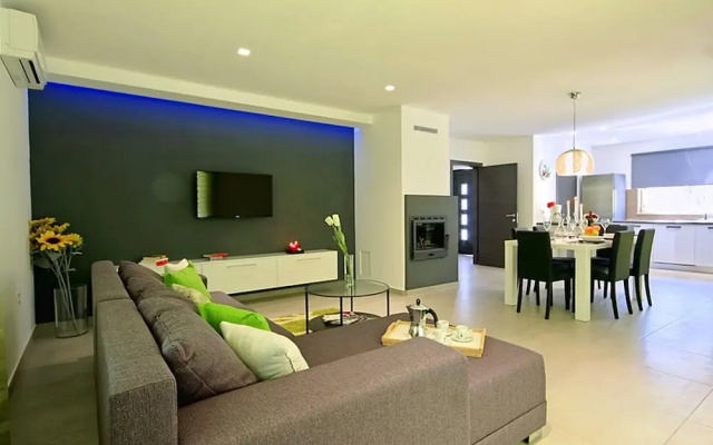 Gorgeous Villa in Belavici With Swimming Pool