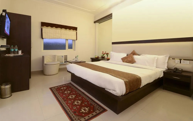 Treebo Maniram Palace