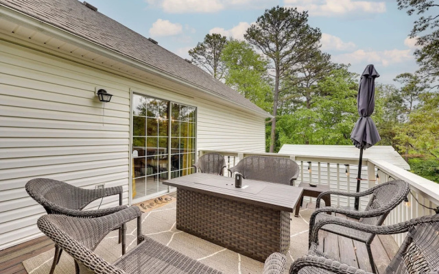 Peaceful Rogers Home Near Beaver Lake!