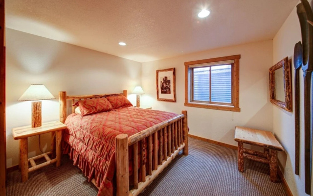 PV - Yellowstone River Retreat