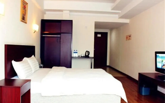 Yi Jia Holiday Hotel