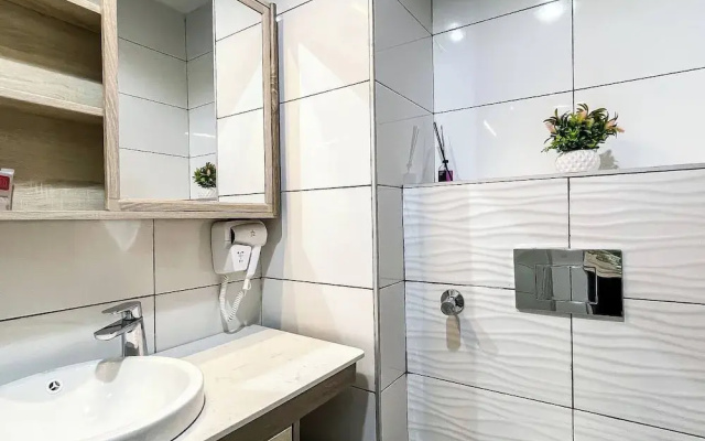 Deroche Apartment