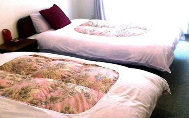 Tenjin Lodge