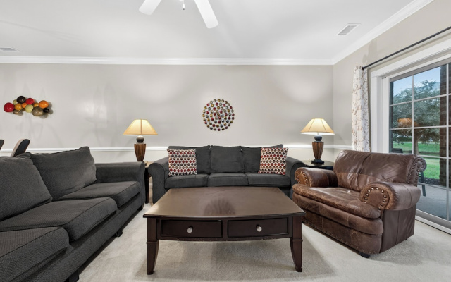Magnolia Pointe Luster Leaf 4847-102