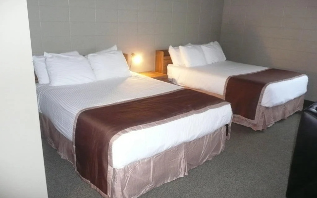 Sandstone Motel