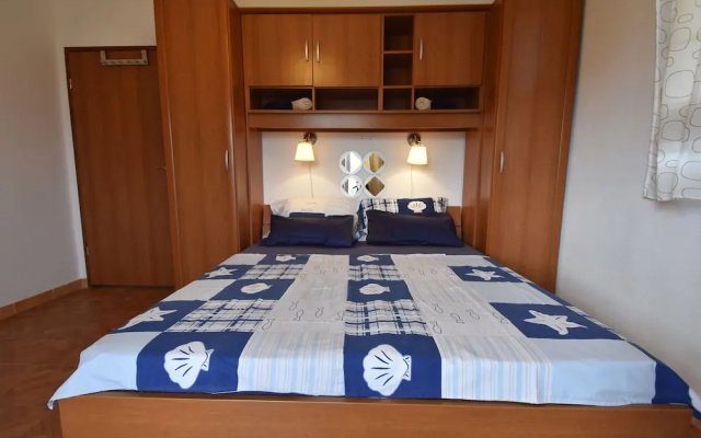 Spacious Apartment in Vodice With Garden