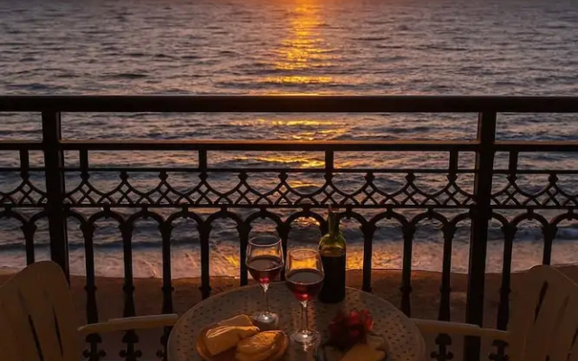 Beachfront Panorama Apartm - Kythira Seaside Gem