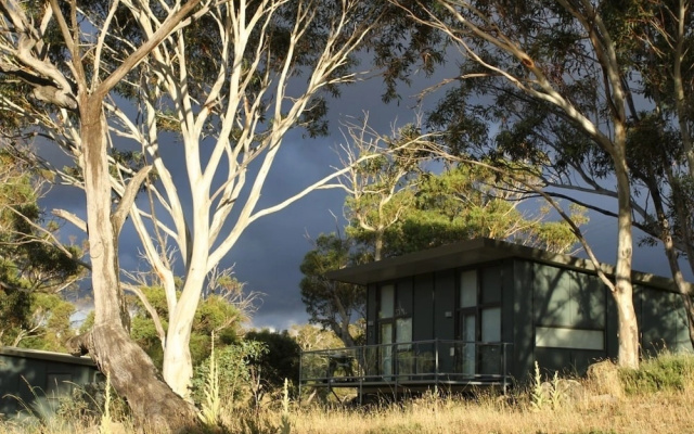 Ecocrackenback 15 'Sustainable, luxurious chalet close to the slopes.'