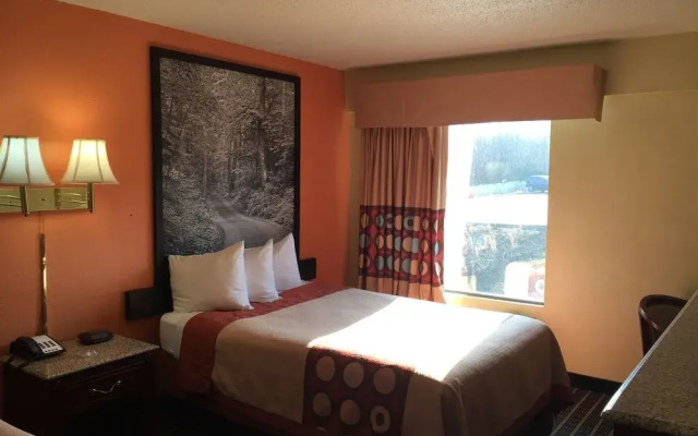 Super 8 by Wyndham Dandridge
