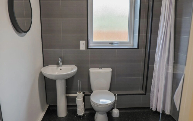 Jubilee Two Bedroom Bungalow Pet Free