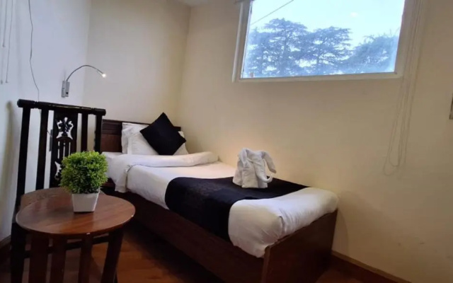 M Hotel & Restaurant