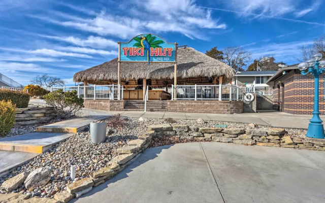 Group Retreat w/ Pool Access in Margaritaville!