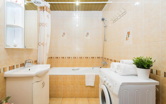 HomeHotel (ХоумОтель) на улице Краснодонцев 19 корпус 1