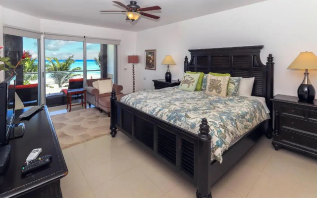 True Beachfront Condo - Corazon