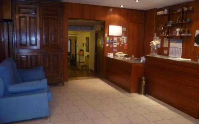 Hostal Restaurante Pirineos