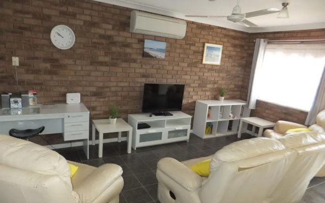 Ocean Beach Chalet 16
